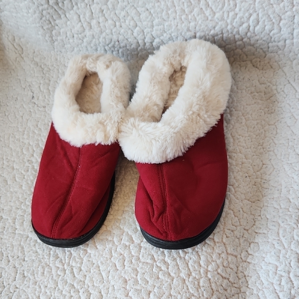 Dearfoam Red And White Faux Fur Lined Suede Outer Rubber Sole Slide Slippers